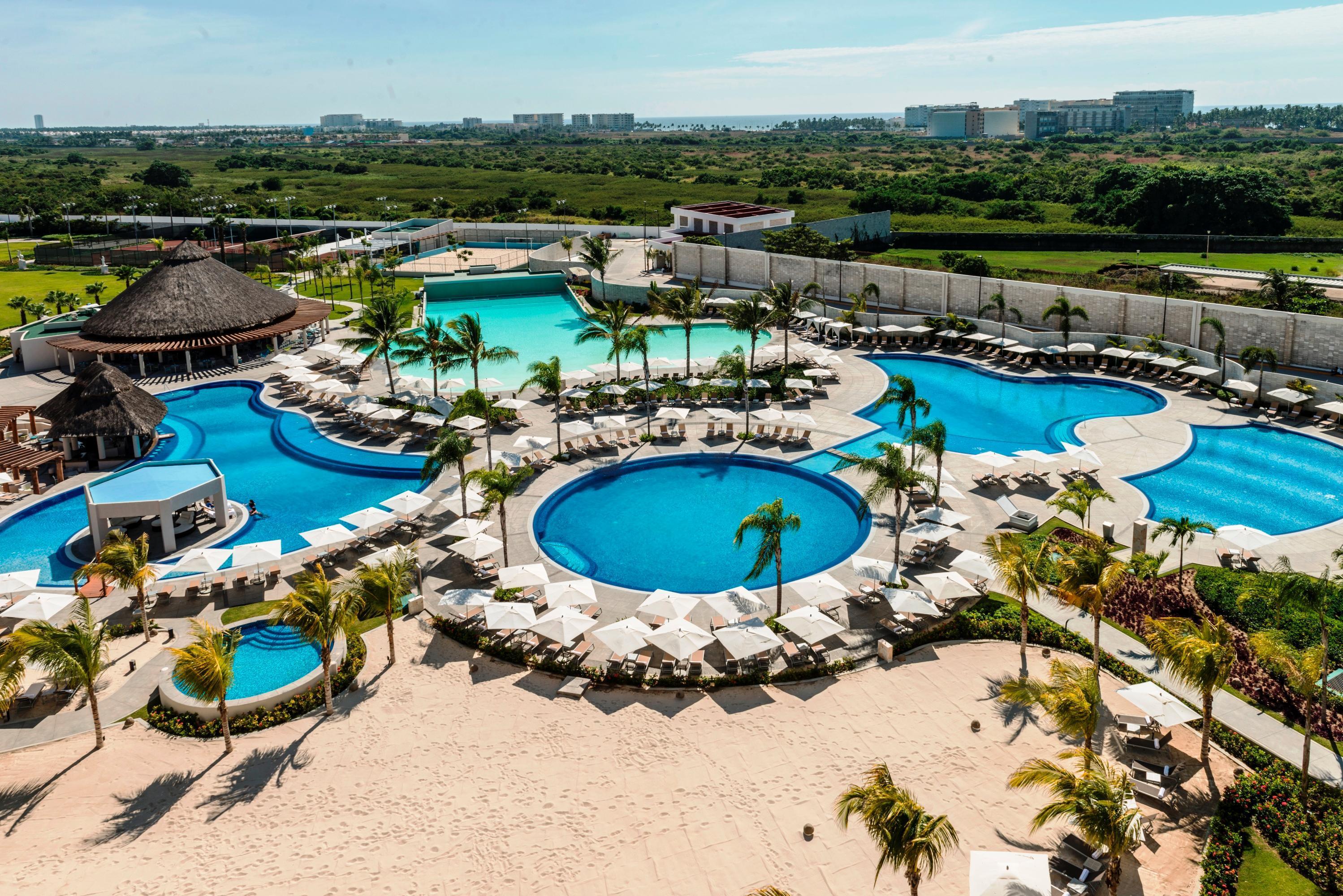 Palacio Mundo Imperial Riviera Diamante Acapulco Exterior foto Aerial view of the resort
