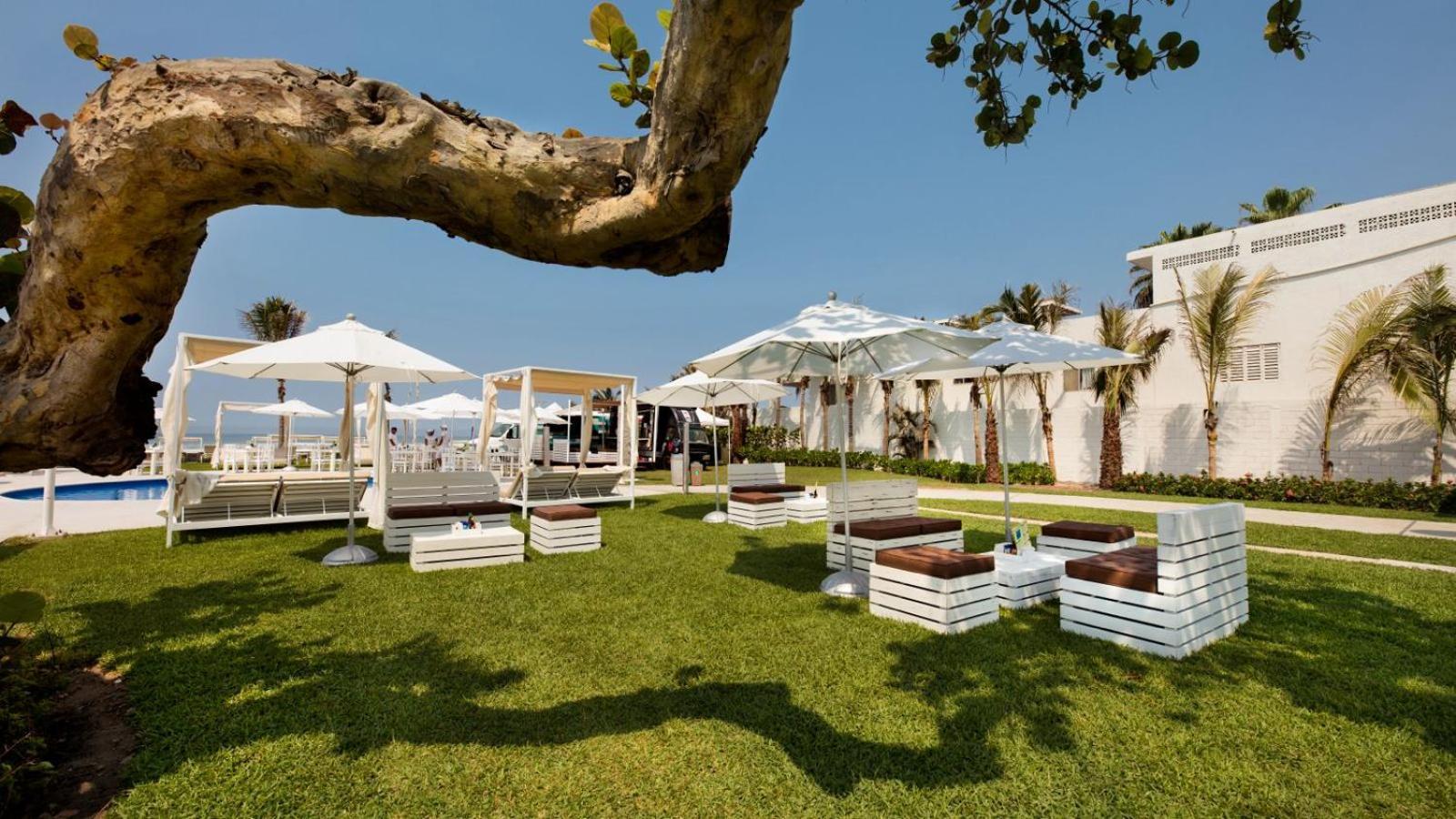 Palacio Mundo Imperial Riviera Diamante Acapulco Exterior foto The beach club at the resort